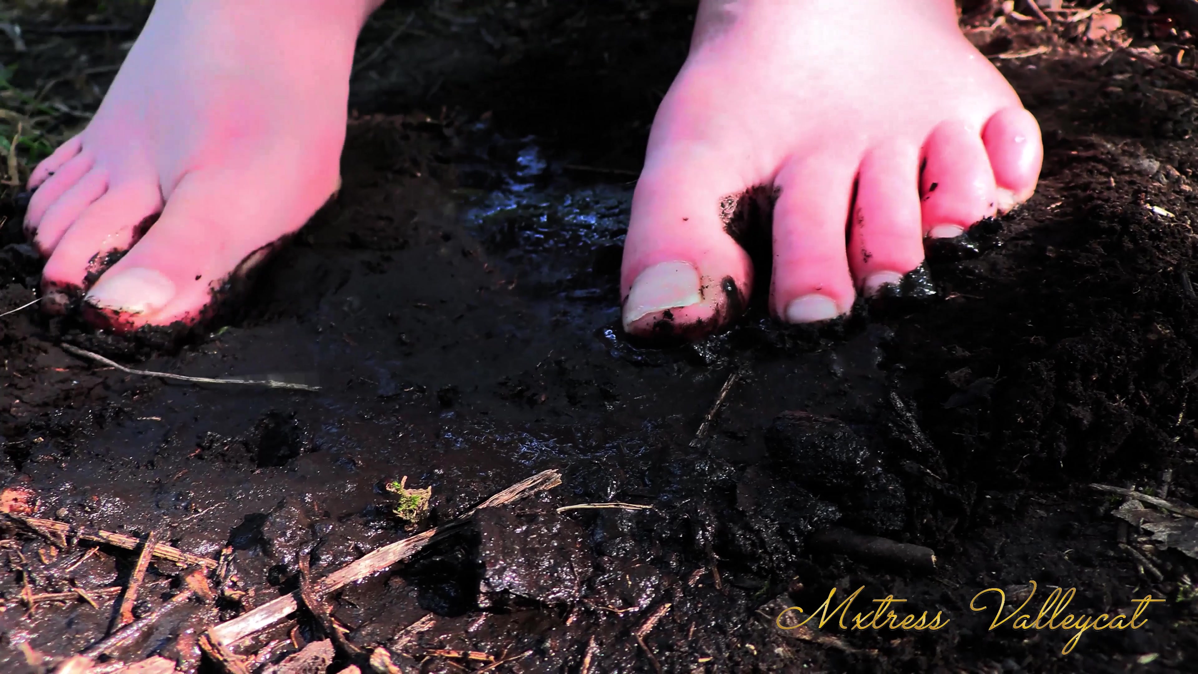 Tinies Under Muddy Feet Stills