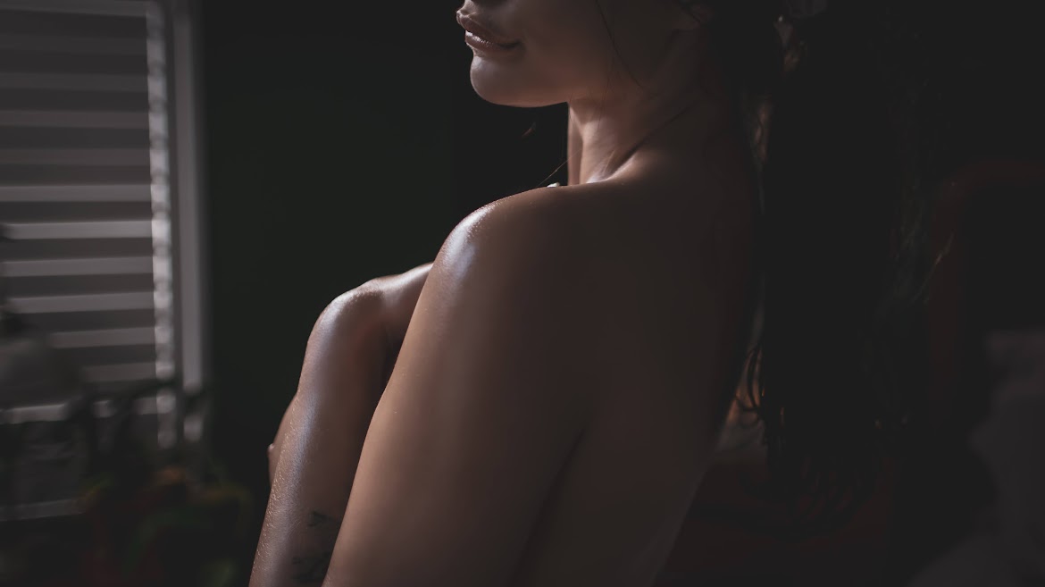 Oiled Temptation -- 50 Image Photoset