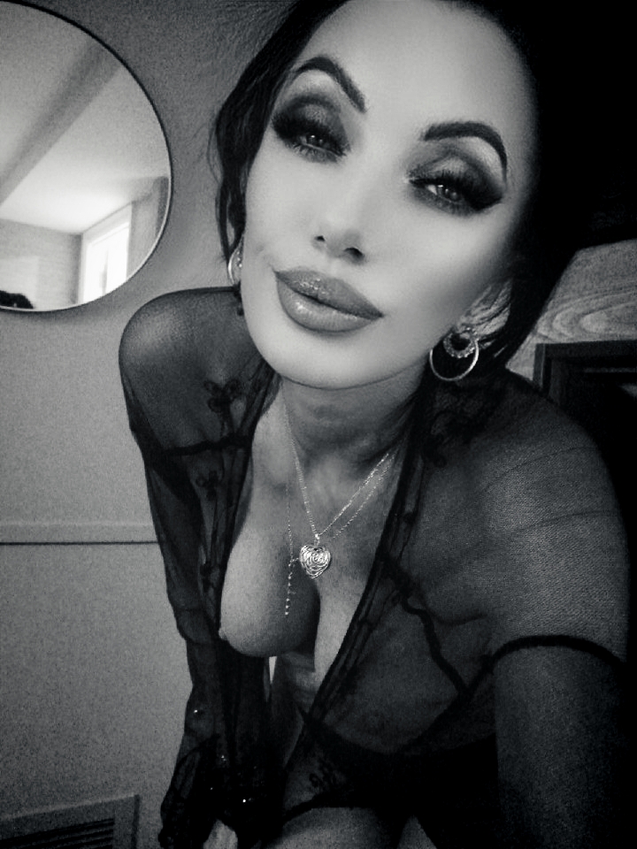 Monochrome Lace An Erotic Sandra Sayer Photoset