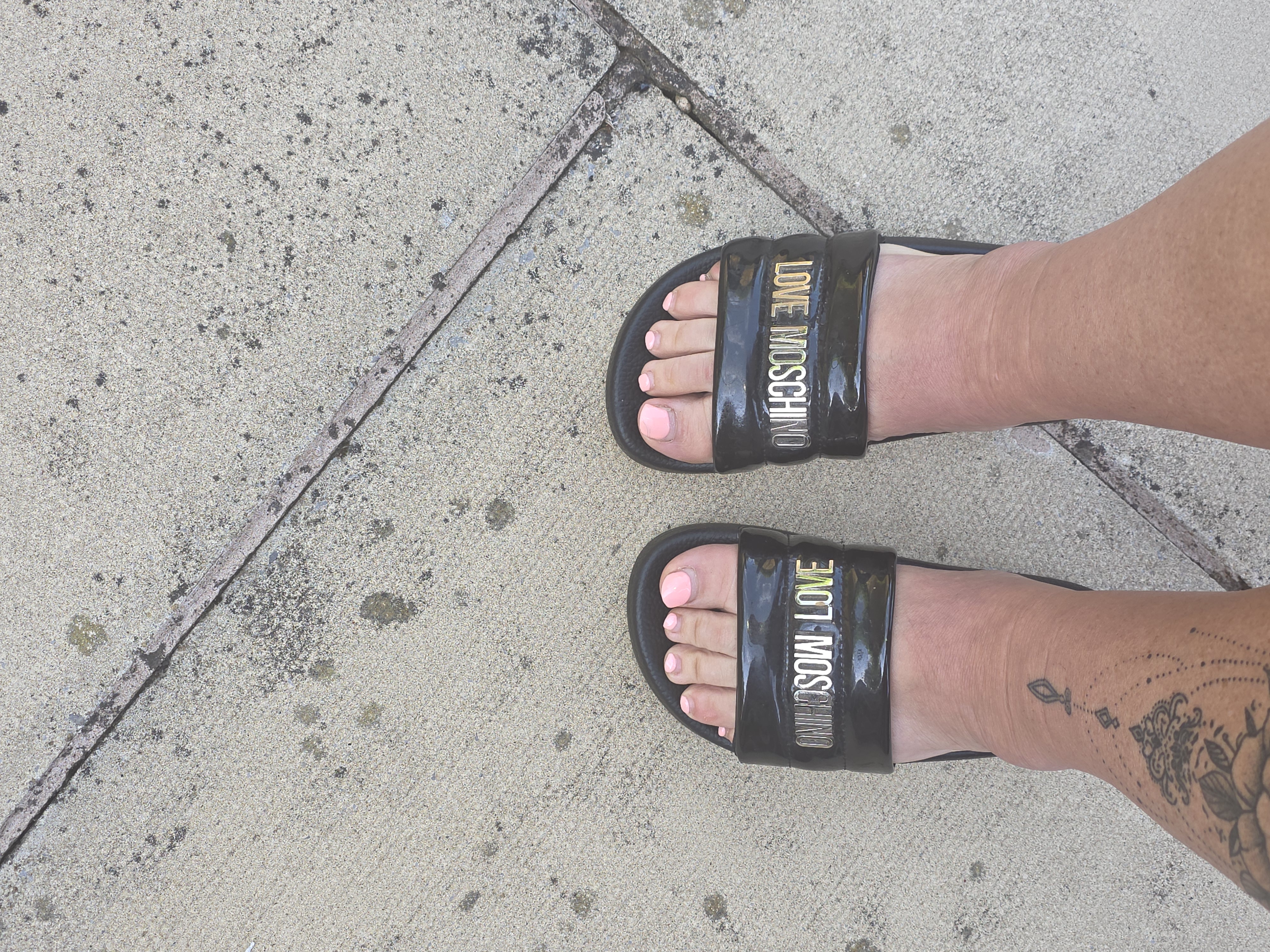 Do My Feet Look Pretty In My Designer Sliders?